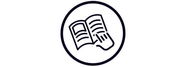 logo en hånd og en tidning
