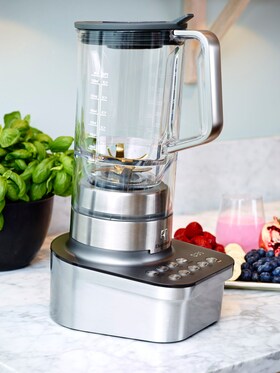 En Electrolux blender på en kjøkkenbenk