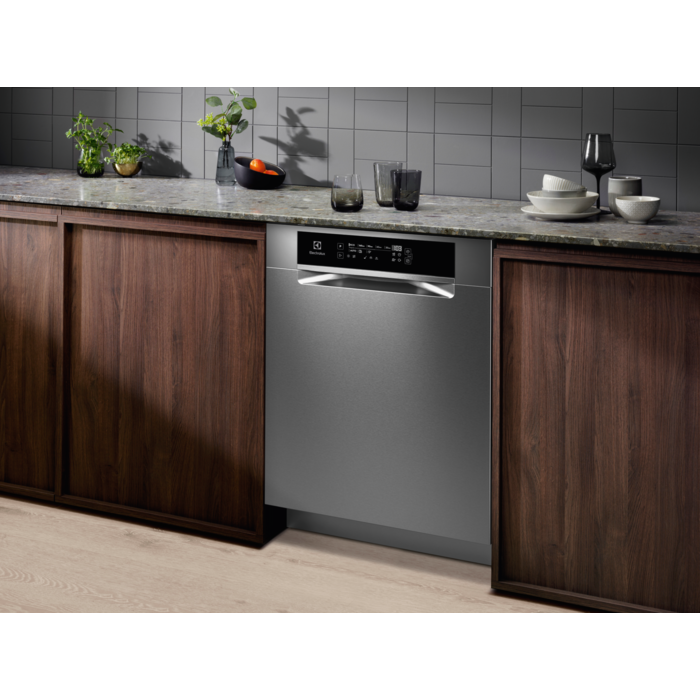 Electrolux - Frittstående oppvaskmaskin 45-60 cm - ESS87300UX