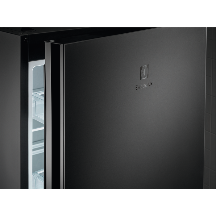 Electrolux - Frittstående kombiskap - LNT7ME32M2