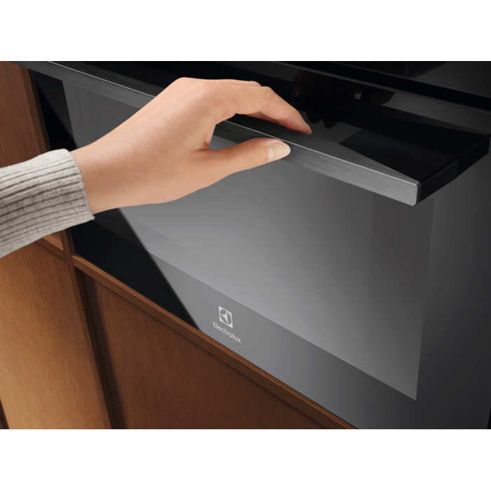Electrolux - Integrert mikrobølgeovn - ECQK8B0B1