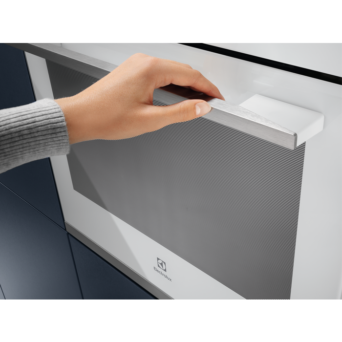 Electrolux - Integrert mikrobølgeovn - CKM806CV