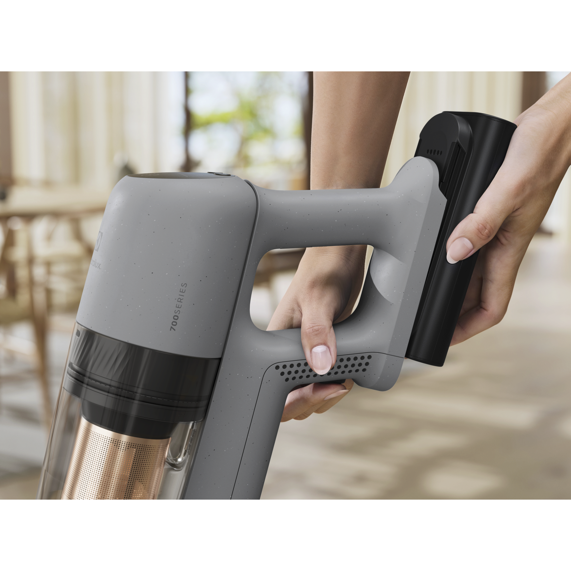 Battery-powered hand unit with compact design for easy portability and simple use.