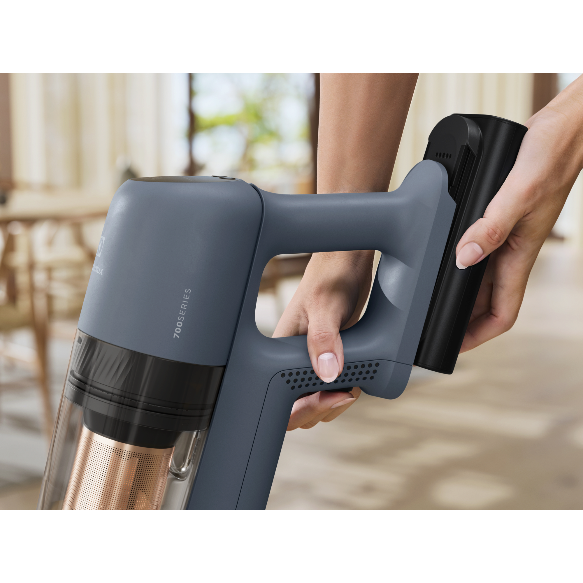 On-handle smart charging keeps the rechargeable battery safe from overcharge