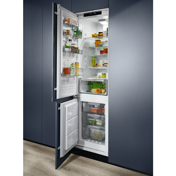 Electrolux - Integrert kombiskap - ENS8TE19S