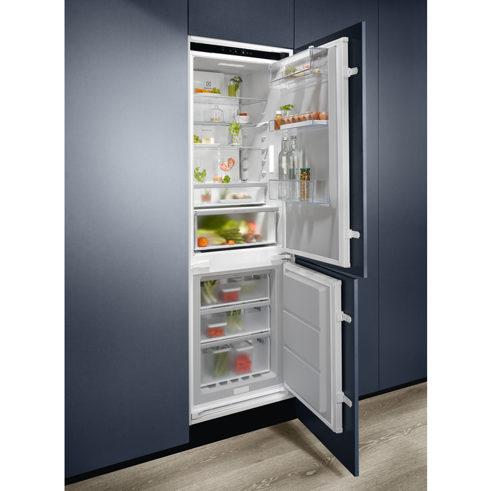Electrolux - Integrert kombiskap - KNP7MD18S