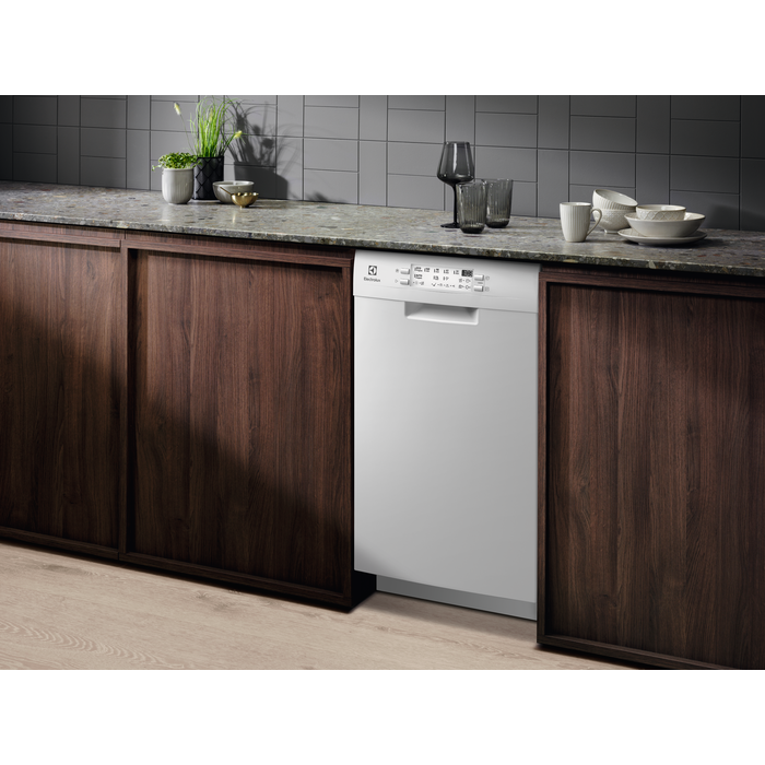 Electrolux - Frittstående oppvaskmaskin 45-60 cm - ESS42200SW