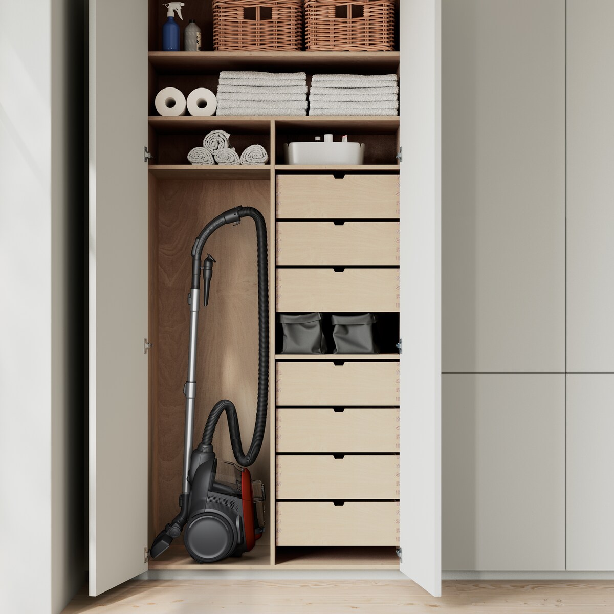 Electrolux - Bagless Vacuum Cleaner - EL61C2CR