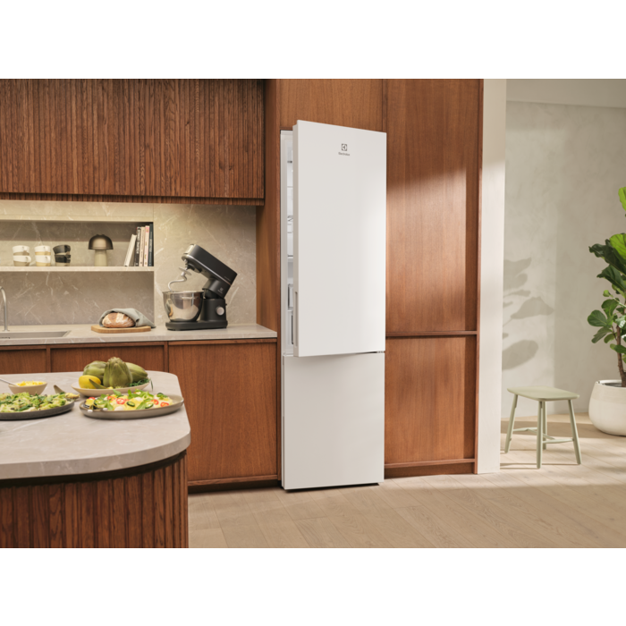 Electrolux - Frittstående kombiskap - LNT7MC36W