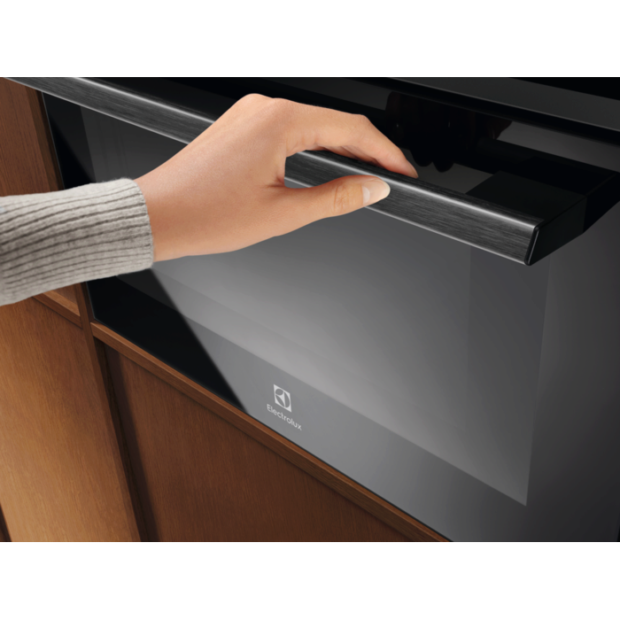 Electrolux - Integrert mikrobølgeovn - COM800CB