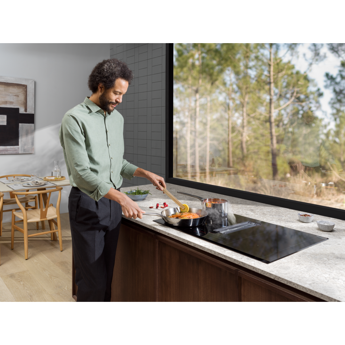 Electrolux - Induksjonstopp med integrert ventilator - HHKF870S