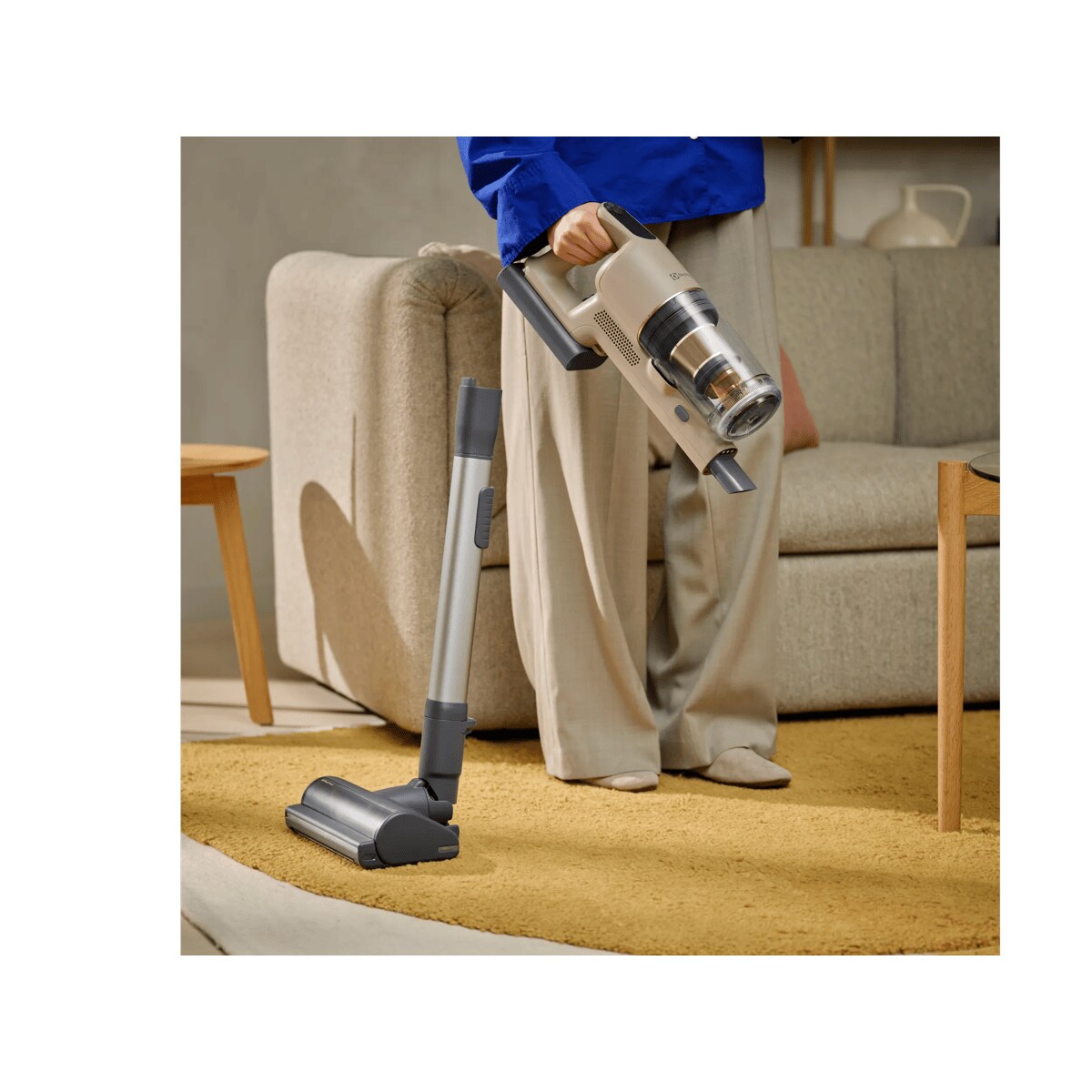 Easily switch to handheld – the main unit stays upright on its own