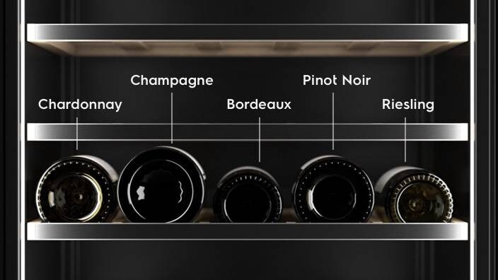 Hyllor för olika flaskor