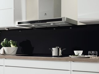 En Electrolux kjøkkenventilator som kommer ut av arbeidsflaten din