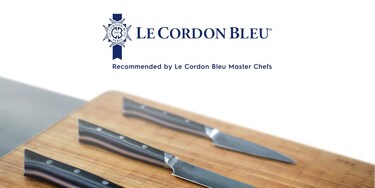 kniver på et skjærebrett