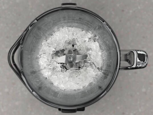 En blender kan kan også brukes til å knuse is