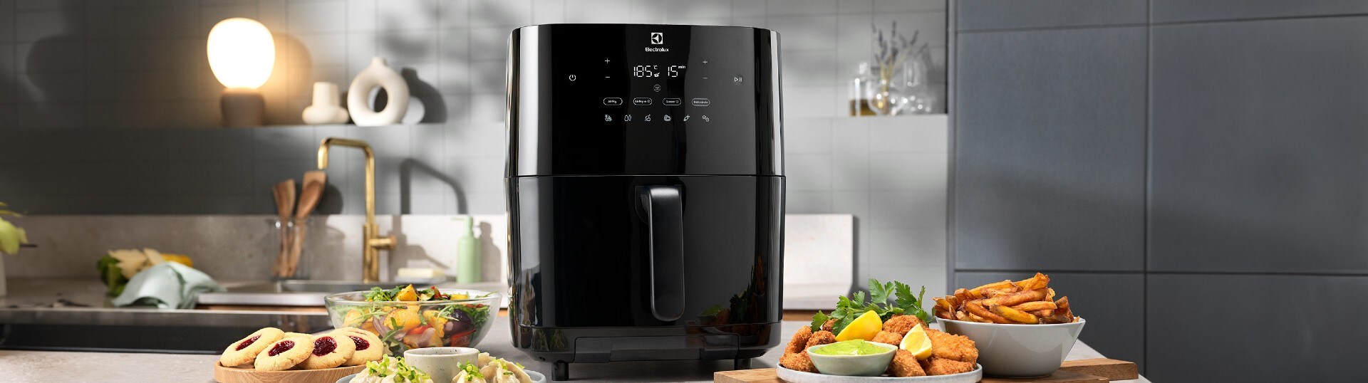 Electrolux air fryer på en kjøkkenbenk