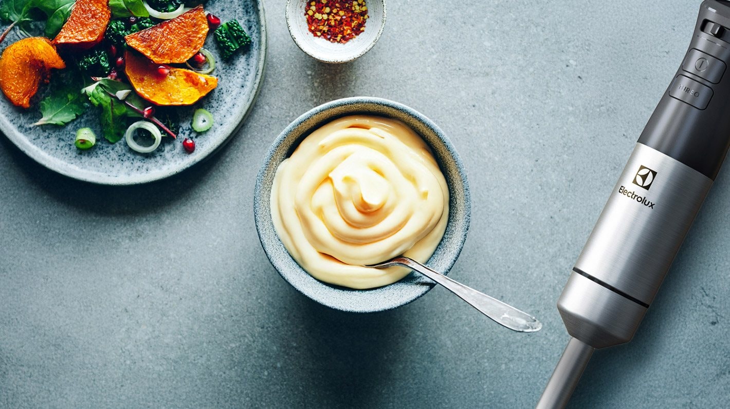 Hemmagjord majonn&auml;s tillagad med stavmixer